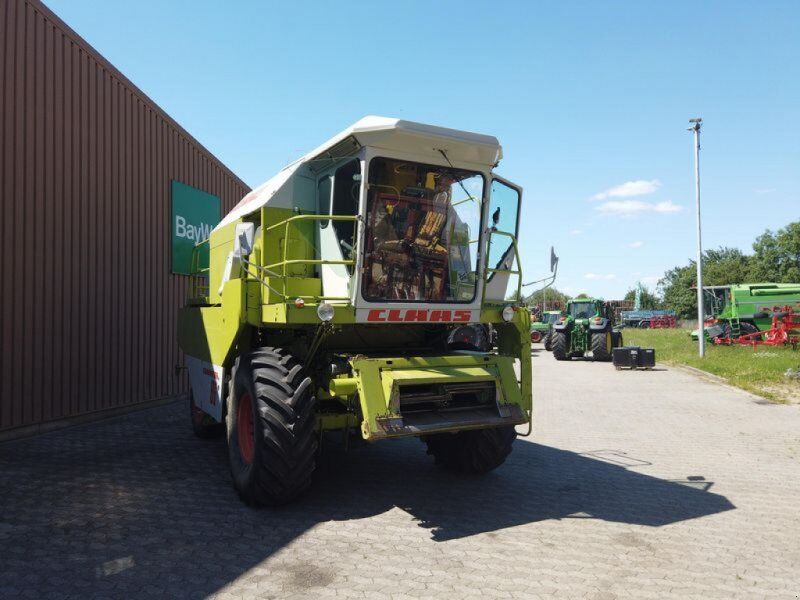 farm-equipment-combine-harvesterCLAAS-DOMINATOR-86---1600971821937524594_big--20092421232962641700