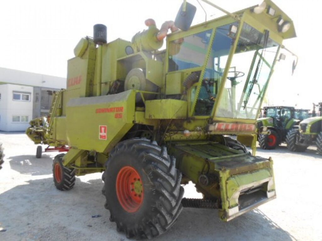 farm-equipment-combine-harvesterCLAAS-Dominator-85---1585991541468574579_big--20040412114094864100